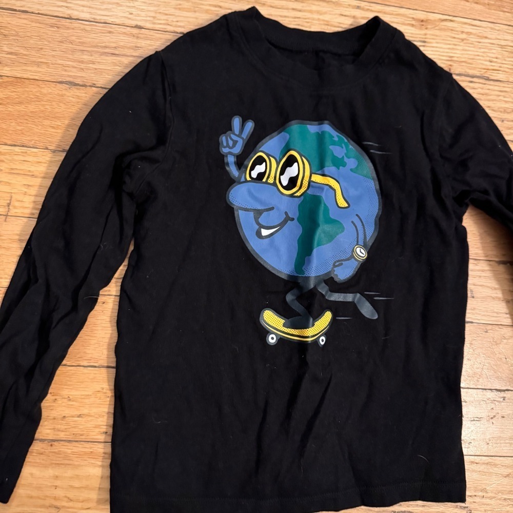 Gap Kids Boys‎ Black Long Sleeve Earth Skateboard Graphic Tee Shirt Size 5 Years
